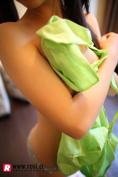 美国男童开迷你推土机 帮邻居铲雪萌翻网友(图)_开元体育官网(图2) 开元体育平台